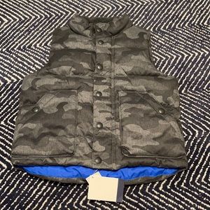 Gap camo vest in a size 3